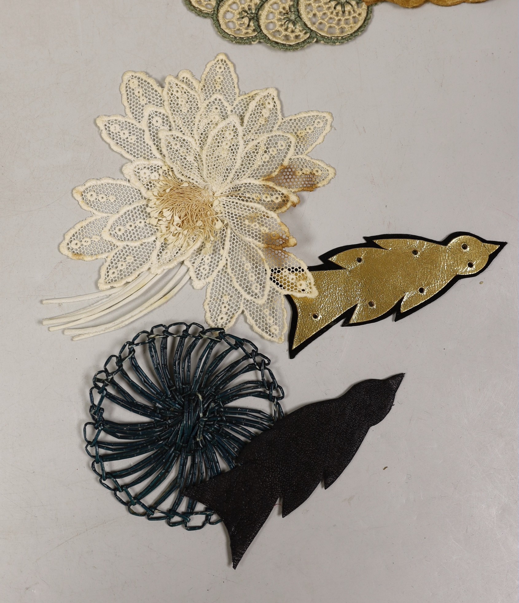 A collection of mixed 20th century lace trim, inserts and appliqués